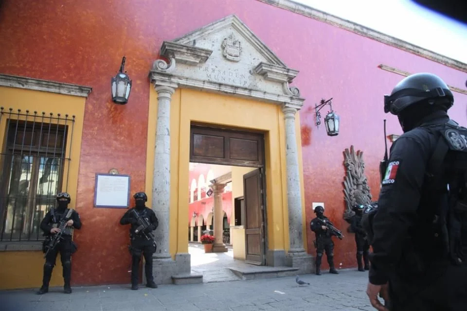 Dejan de ir a trabajar 7 policías de Tequila