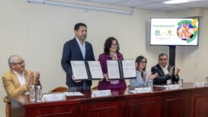 La UAEMéx y CONCAEM firman convenio para impulsar producción de mezcal mexiquense - Capital Estado de México