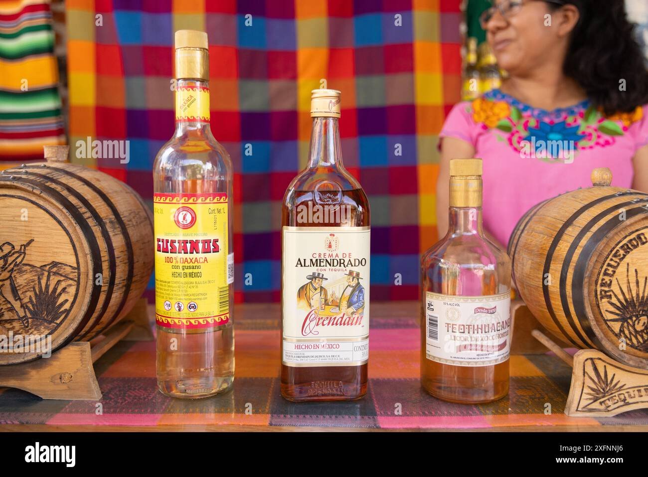 Botella Institucional Hecho en México: Tequila y Unión