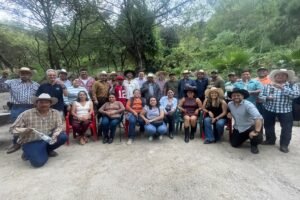Productores de mezcal del Estado de México regresan a París - Comunicadores MX